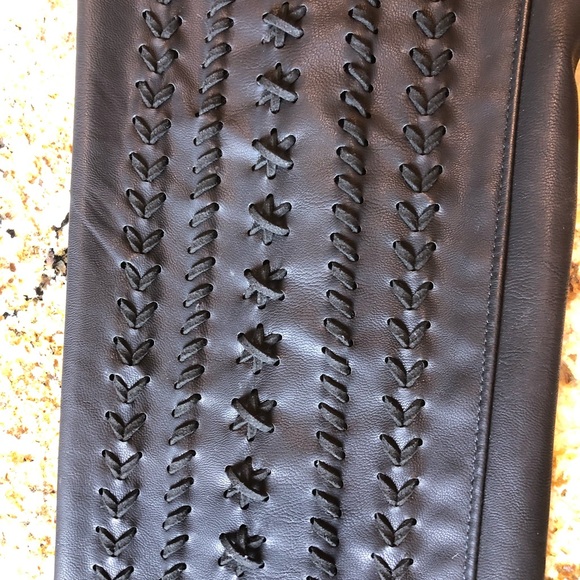 BLANK NYC Black Faux Leather Vegan Whipstitch Rock & Roll Jeans! Size 27 - Picture 11 of 15